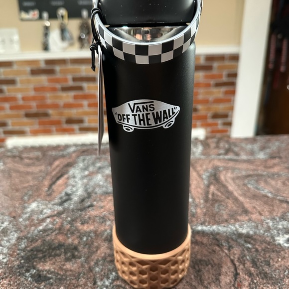LIMITED EDITION NWT Hydroflask x Vans 24oz water bottle - Picture 6 of 10